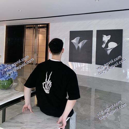 素敵 バレンシアガ BALENCIAGAブランド 偽物 通販 2021春夏 半袖Tシャツ 2色可選 定番のアイテム