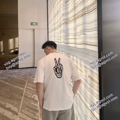 素敵 バレンシアガ BALENCIAGAブランド 偽物 通販 2021春夏 半袖Tシャツ 2色可選 定番のアイテム