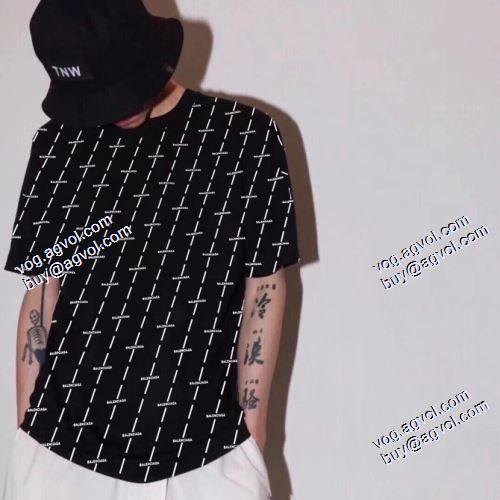 大注目！2021春夏 バレンシアガ BALENCIAGAスーパーコピー 激安 完成度の高い逸品 半袖Tシャツ 2色可選