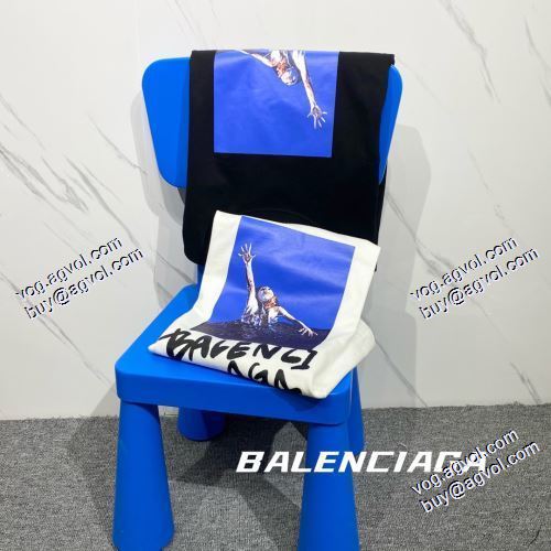 入手困難！2021春夏 バレンシアガ BALENCIAGA BALENCIAGAスーパーコピー 人目を惹くデザイン 半袖Tシャツ 2色可選