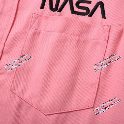 落ち着いた質感 2021春夏 デニムジャケット 2色可選 バレンシアガ BALENCIAGA バレンシアガスーパーコピー 完売必至の人気モデルをご紹介