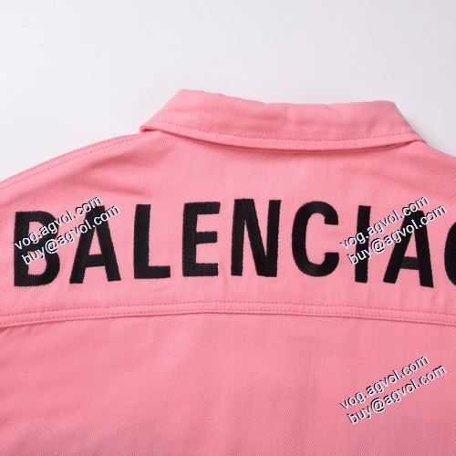 落ち着いた質感 2021春夏 デニムジャケット 2色可選 バレンシアガ BALENCIAGA バレンシアガスーパーコピー 完売必至の人気モデルをご紹介