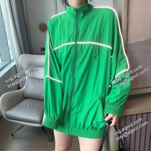 完成度の高い逸品 バレンシアガコピー 2021春夏 バレンシアガ BALENCIAGA 2021 OneSizeTracksuit 2色可選 ブランド 著名人の着用