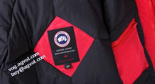 ダウンプレミアムダウンジャケット 2色可選 2021秋冬 カナダグース Canada Goose セール中 カナダグースコピー 目が覚めるような鮮やかな色