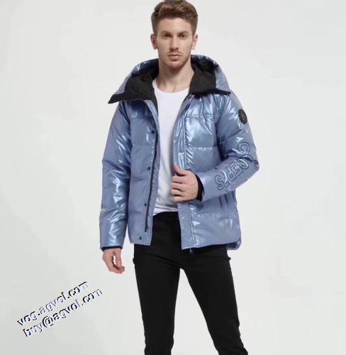 2021秋冬 カナダグース Canada Goose 最安値に挑戦 カナダグースブランド コピー 3色可選 メンズ ダウンジャケット 冬物大人気SALE フードづき 軽くて暖かい 目が覚めるような鮮やかな色 フィルパワーの高い