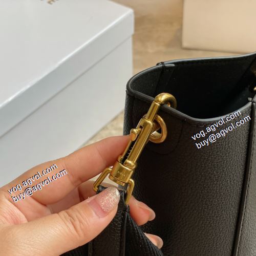争奪戦必至 2021秋冬 セリーヌ CELINE セリーヌコピー ブランド 手持ち&ショルダー掛け 3色可選  A4 iPad 収納できる