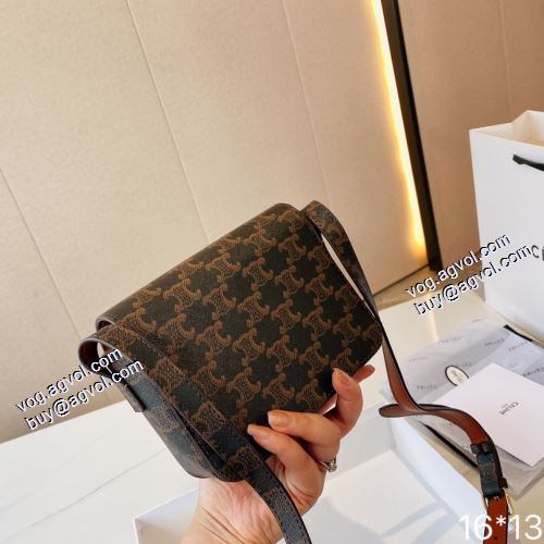 セリーヌブランドコピー 2021秋冬 セリーヌ CELINE  バランスのいい大きさ 斜め掛けバッグ ショートパンツ 確定となる上品