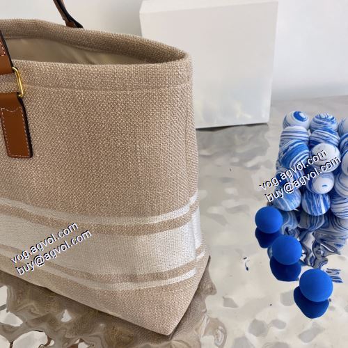 セリーヌブランドコピー 2021秋冬 トートバッグ  セリーヌ CELINE 定番のアイテム 活躍のバッグ