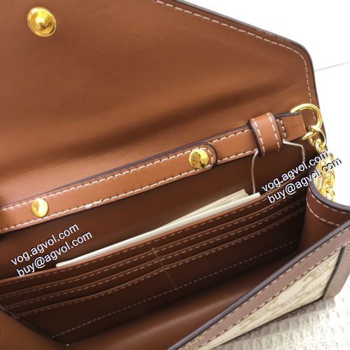 セリーヌブランドスーパーコピー 当店ランキング1位常連 2021秋冬 セリーヌ CELINE 斜め掛けバッグ 2色可選 屈託のないバッグ