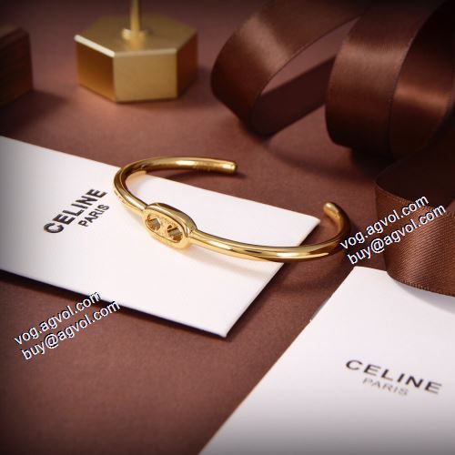 人気商品登場 ペア セリーヌブランド コピー 2021 セリーヌ CELINE イヤリング パール 揺れる