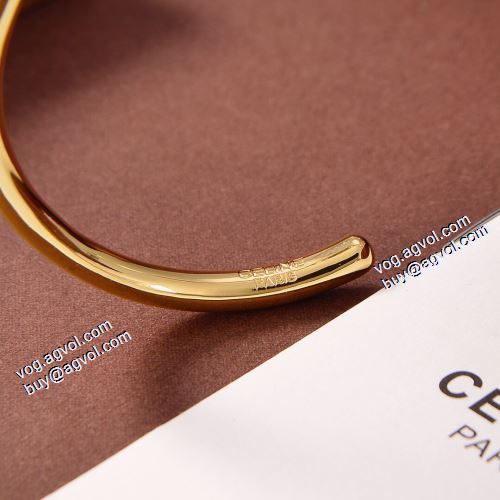 人気商品登場 ペア セリーヌブランド コピー 2021 セリーヌ CELINE イヤリング パール 揺れる
