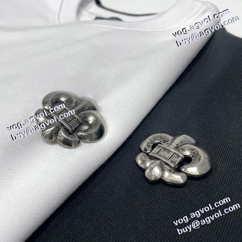 クロムハーツコピー 2021秋冬 プルオーバーパーカー クロムハーツ CHROME HEARTS 抜群の雰囲気が作れる! ロゴパーカー 程よい厚み