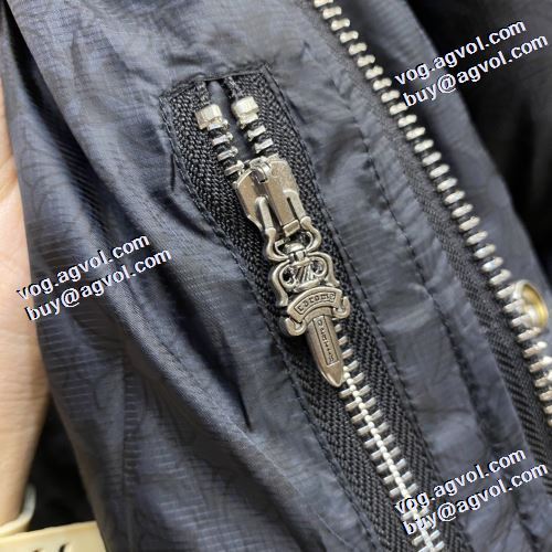 2021秋冬 セレブ愛用の超人気商品 クロムハーツブランドスーパーコピー メンズ ダウンジャケット クロムハーツ CHROME HEARTS 保温効果は抜群 着心地よい