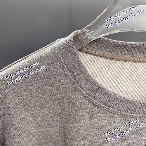 クロムハーツ偽物ブランド 人目を惹くデザイン 2021秋冬 春先まで使える クロムハーツ CHROME HEARTS プルオーバーパーカー 完成度の高い逸品 飽きのこないデザイン