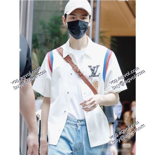 絶対オススメ 2021春夏 ルイ ヴィトンブランドスーパーコピー NBAバスケットボールショートスリーブシャツ LOUIS VUITTON 半袖シャツ 大絶賛の履き心地! 1A8XE3