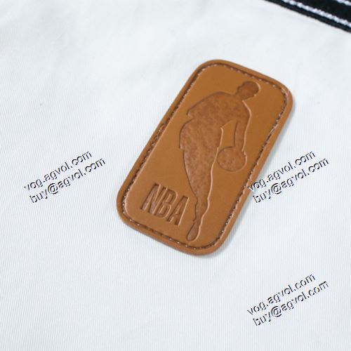 絶対オススメ 2021春夏 ルイ ヴィトンブランドスーパーコピー NBAバスケットボールショートスリーブシャツ LOUIS VUITTON 半袖シャツ 大絶賛の履き心地! 1A8XE3