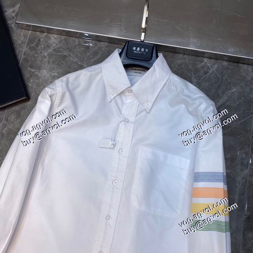 個性的なデザ トムブラウン THOM BROWNE 2021春夏 長袖シャツ THOM BROWNEスーパーコピー 激安 争奪戦必至 トムブラウンシャツコピー ホワイト コットン オックスフォード グログラン クラシックロングスリーブシャツ