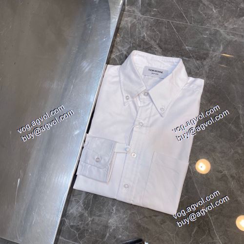 個性的なデザ トムブラウン THOM BROWNE 2021春夏 長袖シャツ THOM BROWNEスーパーコピー 激安 争奪戦必至 トムブラウンシャツコピー ホワイト コットン オックスフォード グログラン クラシックロングスリーブシャツ