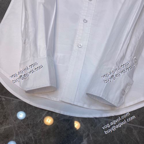 個性的なデザ トムブラウン THOM BROWNE 2021春夏 長袖シャツ THOM BROWNEスーパーコピー 激安 争奪戦必至 トムブラウンシャツコピー ホワイト コットン オックスフォード グログラン クラシックロングスリーブシャツ
