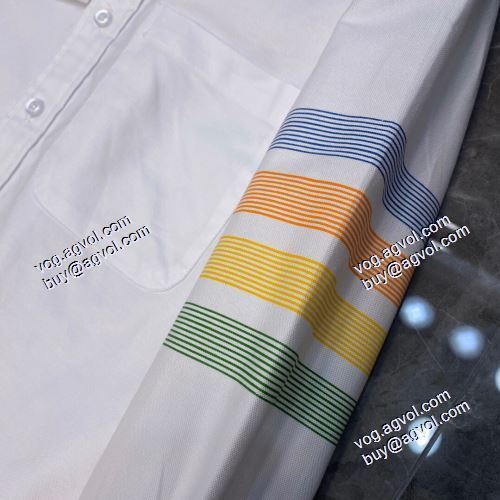 個性的なデザ トムブラウン THOM BROWNE 2021春夏 長袖シャツ THOM BROWNEスーパーコピー 激安 争奪戦必至 トムブラウンシャツコピー ホワイト コットン オックスフォード グログラン クラシックロングスリーブシャツ