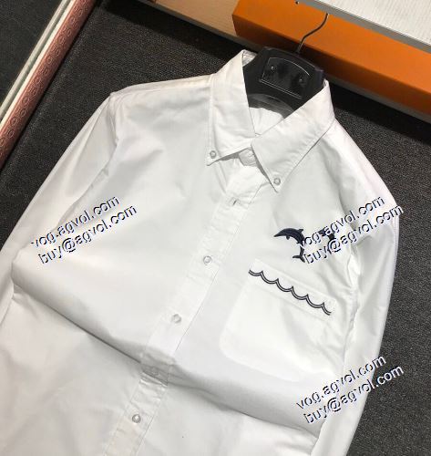 2021春夏 上品上質 トムブラウン THOM BROWNE 長袖シャツ トムブラウンスーパーコピー シックスタイルに活躍 中でも目を惹くのが