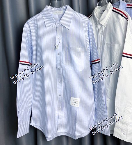 長袖シャツ 今買い◎得 2021春夏 トムブラウン THOM BROWNEブランド コピー 抜群な楽チン感ある大定番  ライトブルー オックスフォード ユニバーシティストライプ RWB アームバンドシャツ