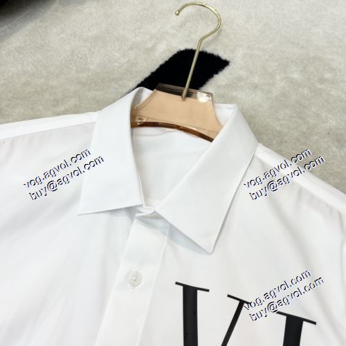 お洒落に魅せる 2021春夏 ヴァレンティノ VALENTINO 半袖シャツ ヴァレンティノコピー コーデ 知的なムードを演出