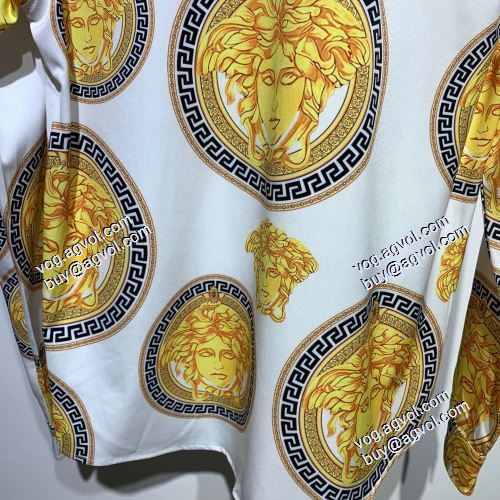 値下げ！ ヴェルサーチVERSACE 2021春夏 長袖シャツ VERSACEスーパーコピー 格安！ 肩特有のゆったりとしたデザインで、肩が約を受けずに街の雰囲気を漂わせます。