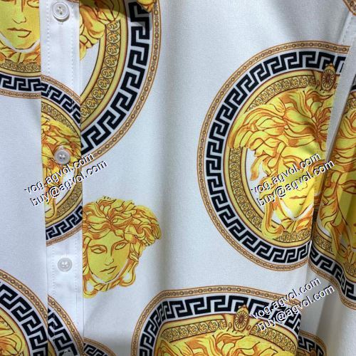 値下げ！ ヴェルサーチVERSACE 2021春夏 長袖シャツ VERSACEスーパーコピー 格安！ 肩特有のゆったりとしたデザインで、肩が約を受けずに街の雰囲気を漂わせます。