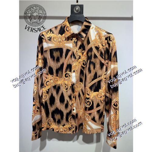 2021春夏 ヴェルサーチVERSACE めちゃくちゃお得  長袖シャツ VERSACEブランドスーパーコピー ヴェルサーチシャツコピー 明るいプリントがはっきりしています。ここで細部の仕上げを見せて、品質を明らかにします。