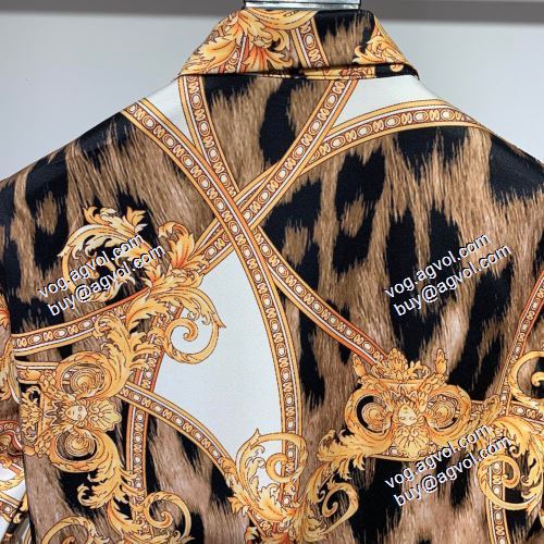 2021春夏 ヴェルサーチVERSACE めちゃくちゃお得  長袖シャツ VERSACEブランドスーパーコピー ヴェルサーチシャツコピー 明るいプリントがはっきりしています。ここで細部の仕上げを見せて、品質を明らかにします。