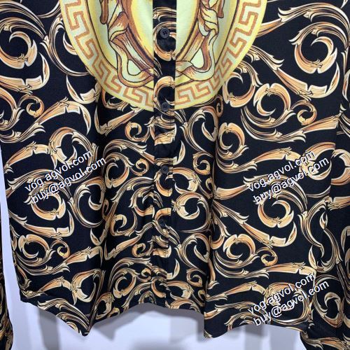 2021春夏  着心地がいいです 数に限りがある ヴェルサーチVERSACE 長袖シャツ 2色可選 ヴェルサーチブランド 偽物 通販 生地は軽くて 柔らかくて柔らかいです 吸湿性が強くて