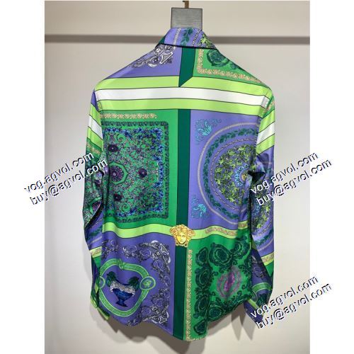 落ち着いた感覚 2021春夏 ヴェルサーチVERSACE 長袖シャツ 個性的でファッション的なプリントのデザイン 高級感漂わせる ヴェルサーチスーパーコピー 激安 細工が精巧です 