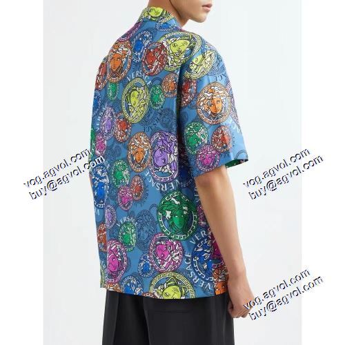 2021春夏 ヴェルサーチVERSACE 半袖シャツ ヴェルサーチブランドスーパーコピー 古典的な工芸は図案を作って、美しくてファッション的です