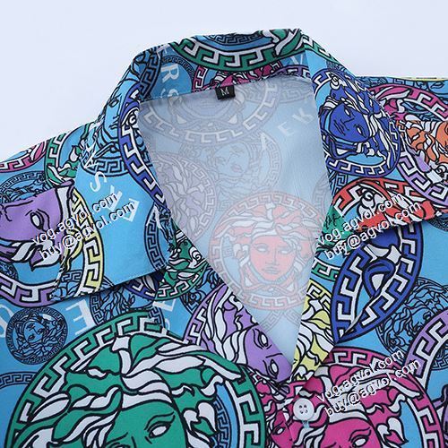 2021春夏 ヴェルサーチVERSACE 半袖シャツ ヴェルサーチブランドスーパーコピー 古典的な工芸は図案を作って、美しくてファッション的です