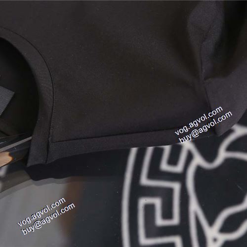 長袖Tシャツ オリジナル 3色可選 2021秋冬 アルマーニ ARMANI  EMPORIO ARMANIスーパーコピー 高級感ある
