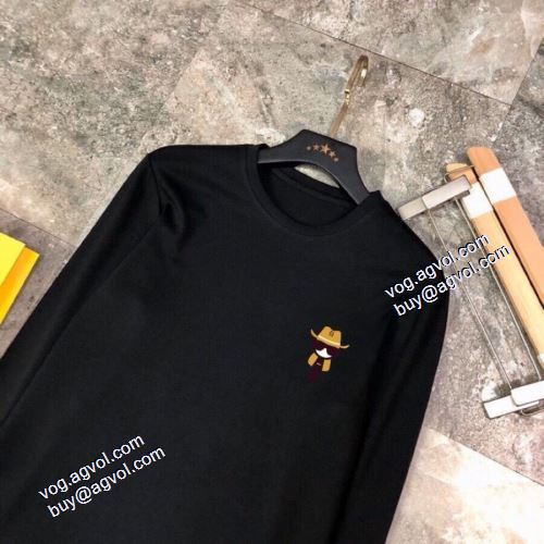 シンプル 長袖Tシャツ フェンディコピー ブランド 2021秋冬 フェンディ FENDI 上品な輝きを放つ形 2色可選