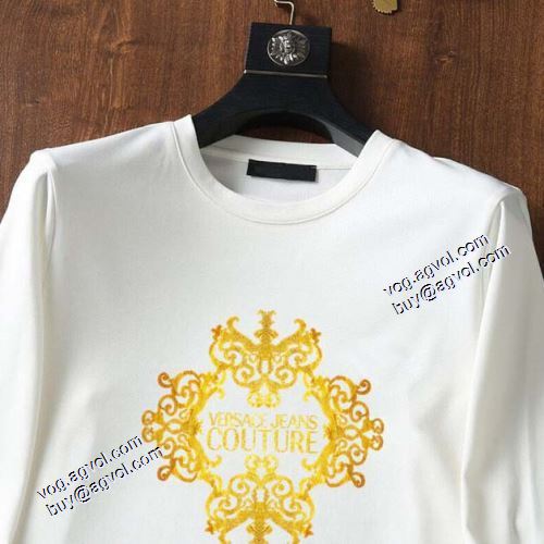 2色可選 長袖Tシャツ 今買い◎得 2021秋冬 ヴェルサーチVERSACE ヴェルサーチスーパーコピー 激安 快適な着心地