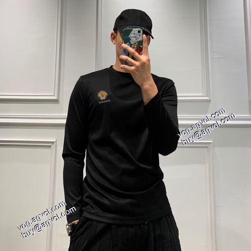 2021秋冬 ヴェルサーチVERSACE 風合いが出る ヴェルサーチブランドコピー 長袖Tシャツ 肌に密着 2色可選
