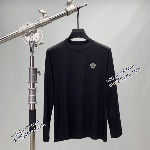 長袖Tシャツ 高品質 2色可選 ヴェルサーチブランド コピー 長く愛用できる 2021秋冬 ヴェルサーチVERSACE