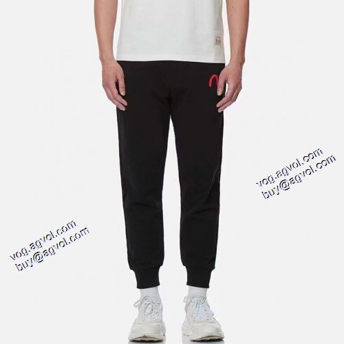 エヴィス EVISU 2021秋冬 チノパン 綺麗に決まるフォルム！特徴的な形 エヴィス スーパーコピー 代引