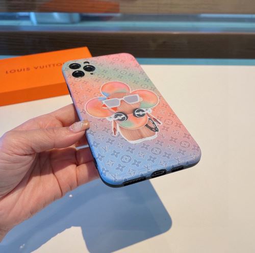 デザイン性の高い ルイ ヴィトン LOUIS VUITTON 2022新作 ケータイケース ルイ ヴィトンブランド コピー 可愛い シリコンケース