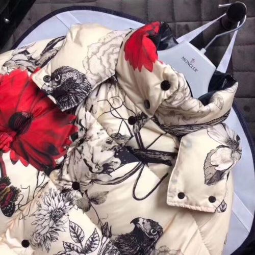 2021秋冬 モンクレール MONCLER ダウンジャケット モンクレールブランド コピー  軽くて暖かい 海外限定ライン フード部分は取り外し可能 