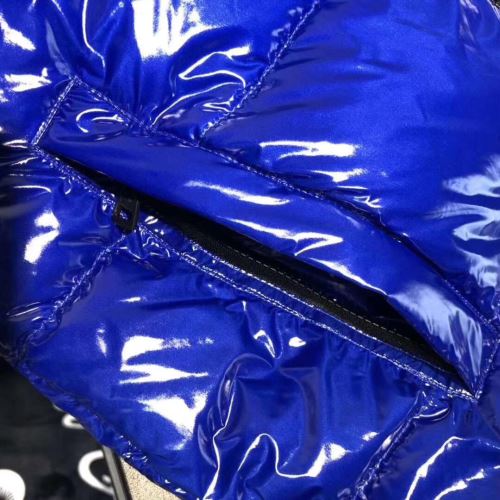 上品に着こなせ ダウンジャケット モンクレールスーパーコピー 2021秋冬 モンクレール MONCLER 2色可選 優しくボーディを包んでくれる
