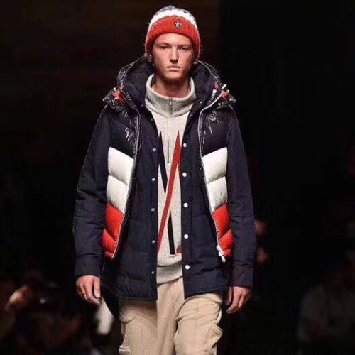 長く愛用できる 争奪戦必至 2021秋冬 モンクレール MONCLER ダウンジャケット ベスト モンクレールコピー ブランド 高級感ある