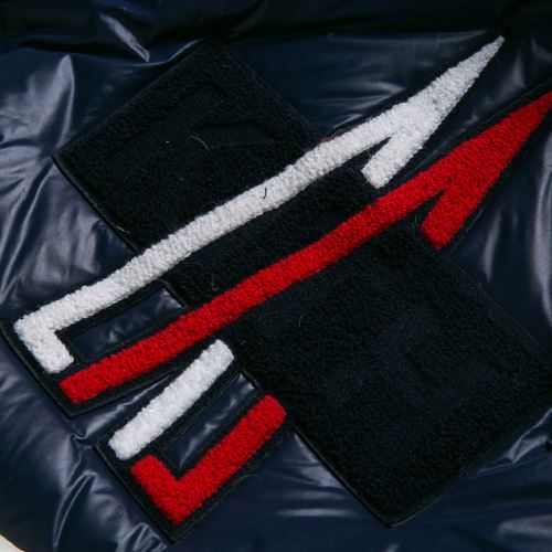 長く愛用できる 争奪戦必至 2021秋冬 モンクレール MONCLER ダウンジャケット ベスト モンクレールコピー ブランド 高級感ある