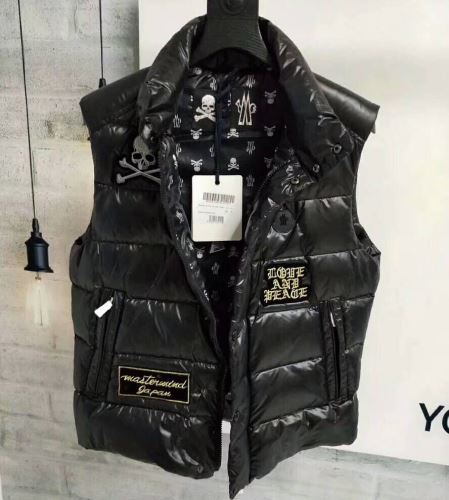 ダウンジャケット モンクレールコピーブランド ベスト 2021秋冬 モンクレール MONCLER 重さを感じず 柔らかい おしゃれに絶大な人気の 