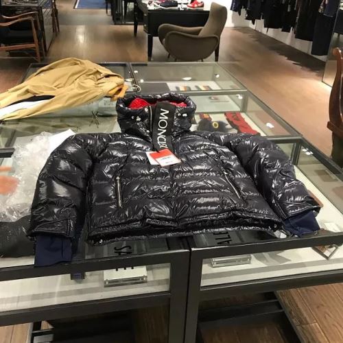 3色可選 2021秋冬 モンクレール MONCLER ダウンジャケット モンクレール偽物ブランド 大人気アイテム！入手困難 高級感を引き立てる 軽くて暖かい