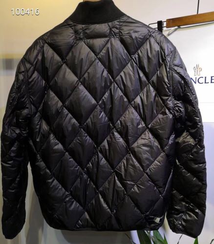 ショートパンツ 確定となる上品 2021秋冬 モンクレール MONCLER 2色可選 ダウンジャケット モンクレールブランドコピー 自信有りの一着 保温効果は抜群 