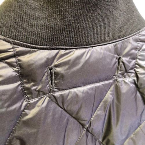 ショートパンツ 確定となる上品 2021秋冬 モンクレール MONCLER 2色可選 ダウンジャケット モンクレールブランドコピー 自信有りの一着 保温効果は抜群 